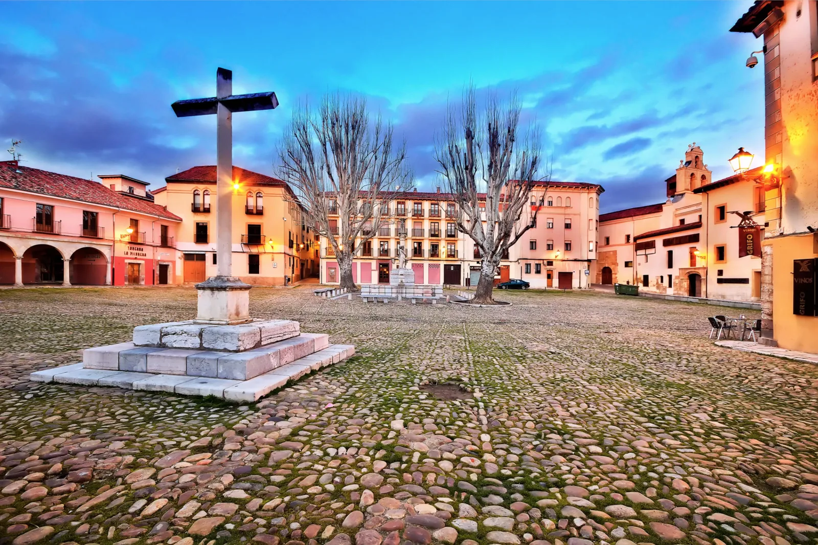 Plaza de Santa María: Ecos de piedra y tiempo — Fotos de León