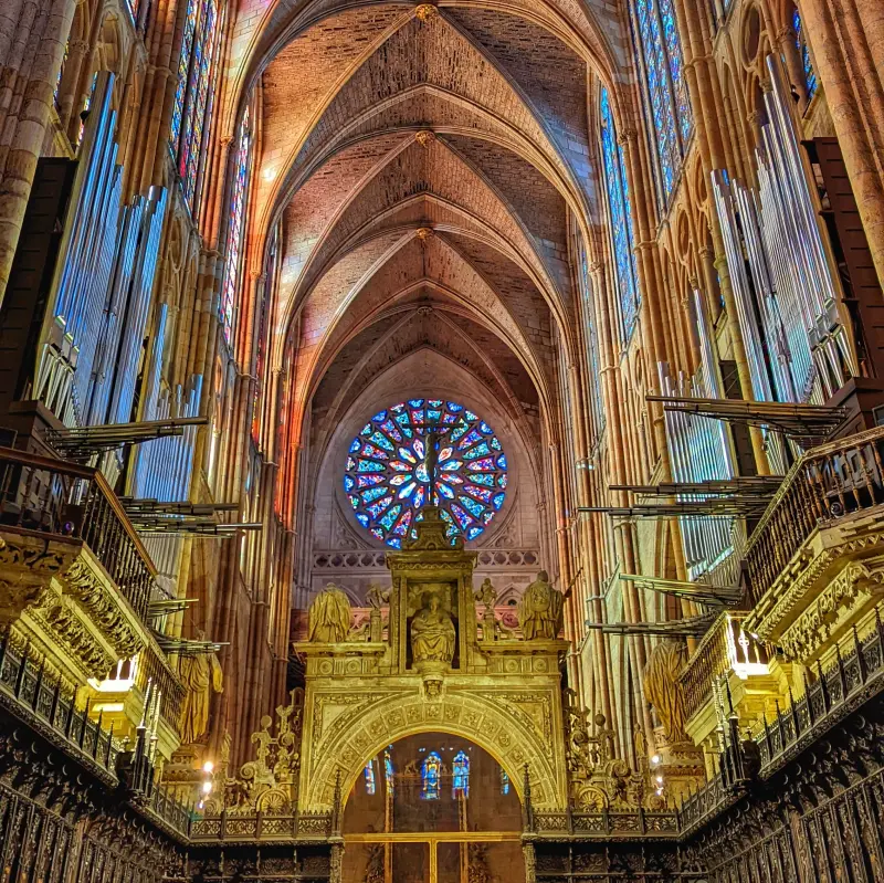 El Corazón Dorado de la Catedral — Fotos de León