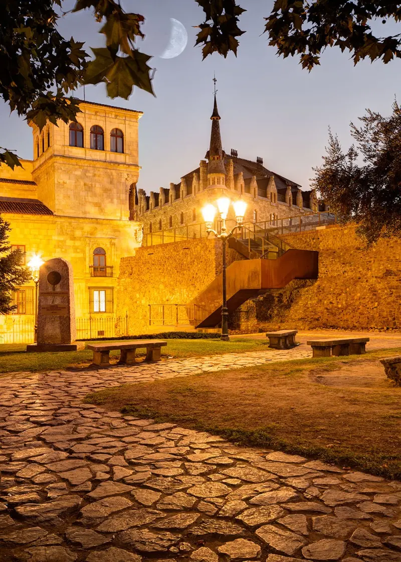 Parque del Cid, dorado crepúsculo — Fotos de León